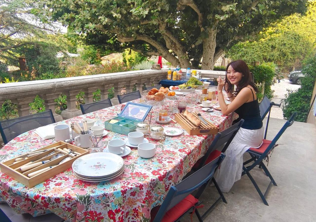 مبيت وإفطار Rue Du Chateau A Cabrieres D'Avignon المظهر الخارجي الصورة