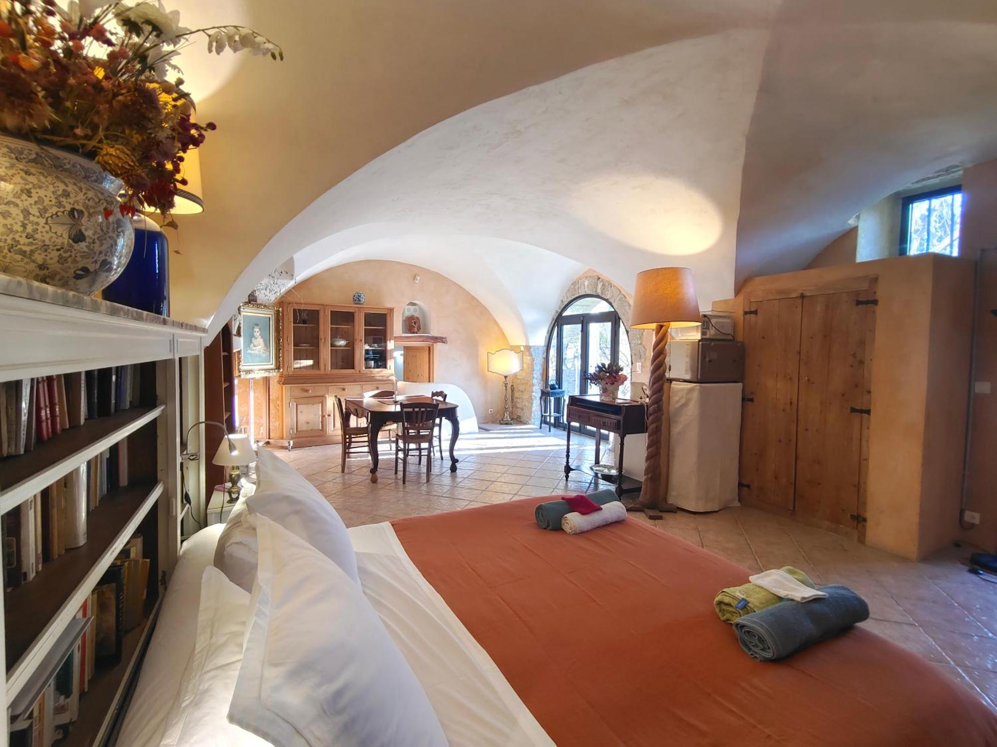 مبيت وإفطار Rue Du Chateau A Cabrieres D'Avignon المظهر الخارجي الصورة