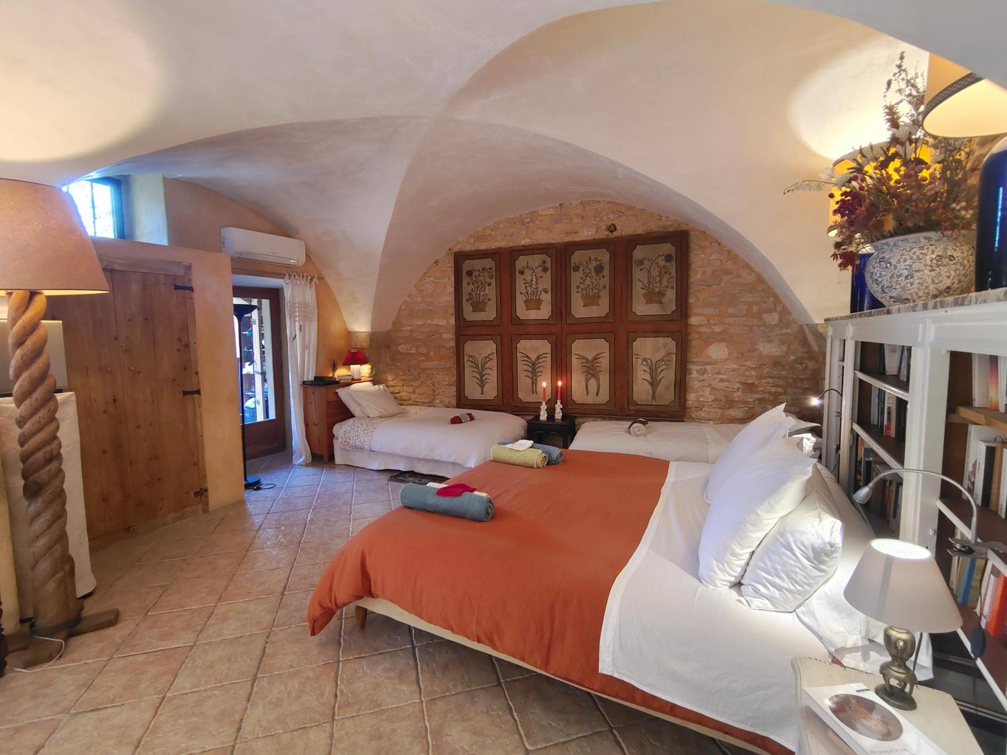 مبيت وإفطار Rue Du Chateau A Cabrieres D'Avignon المظهر الخارجي الصورة